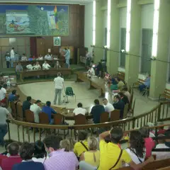 CONSIGLIERI IN AULA. “DR FUORI DALLA MAGGIORANZA”