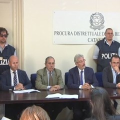 I FERMI DI BIANCAVILLA. “SVENTATI DUE OMICIDI”