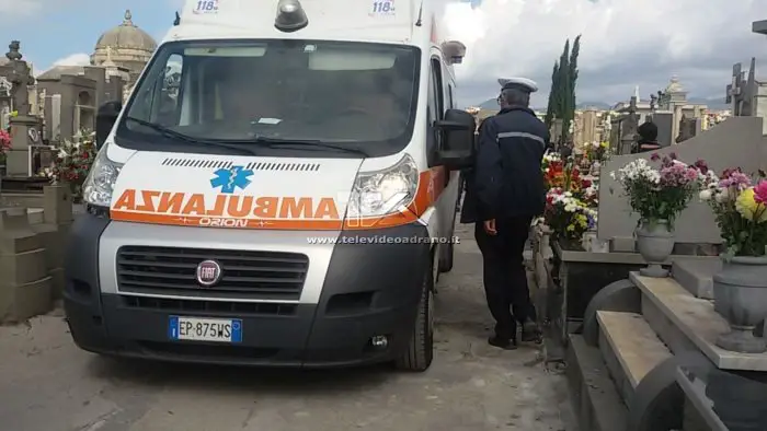 ambulanza-cimitero