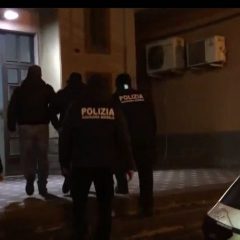 ADRANO. BLITZ ANTIMAFIA DELLA POLIZIA. TRA I REATI ANCHE PER UN TENTATO OMICIDIO