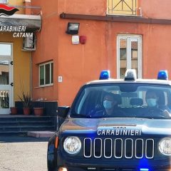 Belpasso. Aggredisce la compagna e tenta di fuggire all’arrivo dei Carabinieri: arrestato 33enne