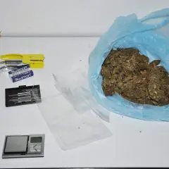 ADRANO: ARRESTATO SPACCIATORE DI DROGA MINORENNE