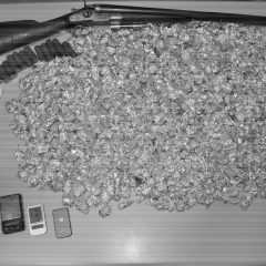 BIANCAVILLA. ARMI E DROGA NEL GARAGE. ARRESTATO 22ENNE DALLA POLIZIA