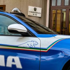 Adrano. Pugnale e stupefacente nell’auto. Denunciato 25enne