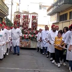 Adrano in processione con i santi martiri Alfio, Filadelfo e Cirino
