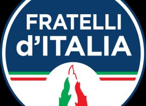Adrano. Polemiche all’interno di Fratelli d’Italia. 6 consiglieri e l’assessore Politi si autosospendono dal partito e si dichiarano indipendenti.