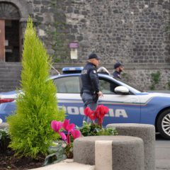 Adrano, minacce di morte per un parcheggio: lite tra fratelli sedata dalla Polizia