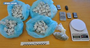 PUSHER AI DOMICILIARI SPACCIA DIRETTAMENTE IN CASA, 26ENNE ADRANITA ARRESTATO DALLA POLIZIA DI STATO. NELLA SCARPIERA 400 GRAMMI DI MARIJUANA