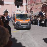 Adrano. Donna colta da malore cade e sbatte la testa. Apprensione a conclusione della processione. Ferita 50enne