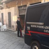 Misterbianco. La donna 40enne che ha lanciato la figlia dal balcone fermata e presa in custodia dai carabinieri