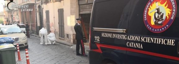 Misterbianco. La donna 40enne che ha lanciato la figlia dal balcone fermata e presa in custodia dai carabinieri