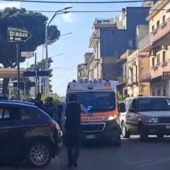 Adrano. Impatto auto-scooter in via Cappuccini. Un ferito lieve