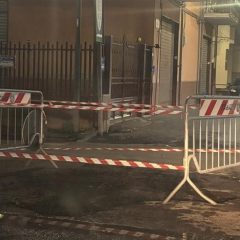 Adrano. Eliminata la grossa perdita di acqua dalla condotta idrica in via Cappuccini