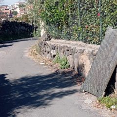 Adrano. La lapide ritrovata. Il sindaco ringrazia il cittadino Alberto Branchina. “Encomiabile gesto di senso civico”