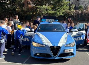 Belpasso. All’Ic “Madre Teresa di Calcutta” alunni “Detective per un giorno” con la Polizia di Stato di Adrano