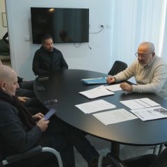 Conferenza Stampa del 19 febbraio 2026. Il sindaco di Adrano Fabio Mancuso illustra i termini e particolari della querela.