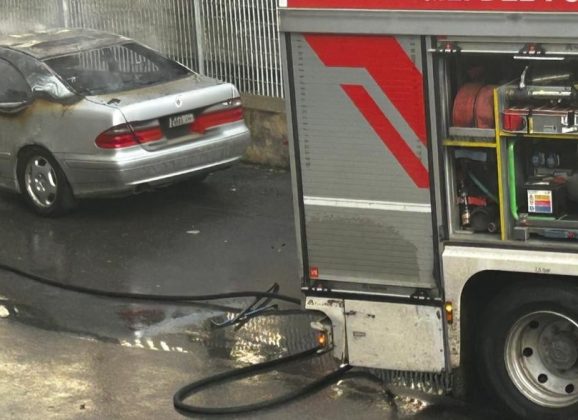 ADRANO. IN FIAMME UN AUTO IN VIA AGRIGENTO. NON SI ESCLUDE LA PISTA DOLOSA.