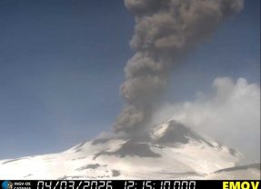 Etna, evento esplosivo di tipo impulsivo