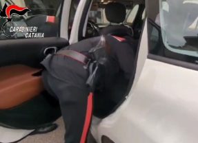 Paternò: un arresto per spaccio ed una denuncia per possesso di materie esplodenti