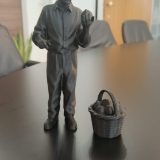 ADRANO. ALLA VILLA COMUNALE UNA STATUA PER RICORDARE I BRACCIANTI AGRICOLI ADRANITI MORTI L’ANNO SCORSO