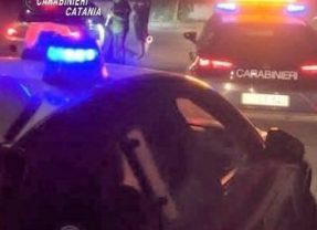 Adrano. Sorpreso dai Carabinieri un 18enne che guidava uno scooter senza patente: denunciato