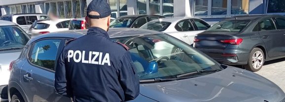 Adrano. In auto con un lampeggiante. 41enne fermato dalla Polizia. Su di lui pendeva un ordine di carcerazione