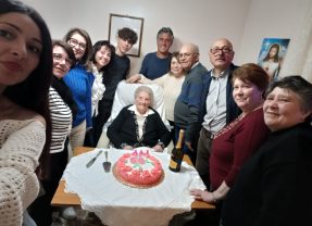 Centuripe. Nonna Maria festeggia 102 anni