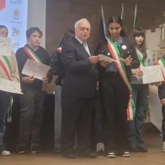 Adrano. Il sindaco metropolitano dei ragazzi e una delegazione dell’Ic “Giuffrida-La Mela” in Lombardia per il raduno nazionale dei Consigli comunali dei ragazzi