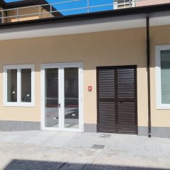 Adrano. Pronta la nuova mensa scolastica del plesso “Stazione”. Il 14 aprile 2026 l’inaugurazione