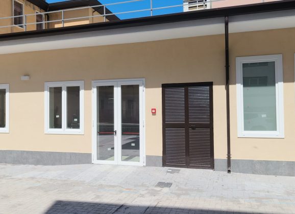 Adrano. Pronta la nuova mensa scolastica del plesso “Stazione”. Il 14 aprile 2026 l’inaugurazione