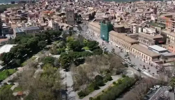 Adrano. Verde pubblico. Al via presto sperimentazione “Aree di salvaguardia”. Meno tagli e più natura per proteggere la biodiversità