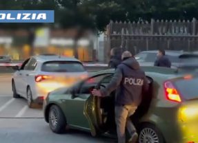 Catania. Rapinano un corriere per rubare sigarette. Due catanesi tratto in arresto dalla Polizia di Stato