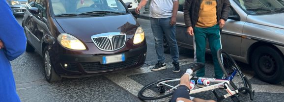 Adrano. Incidente stradale in corso Garibaldi. Ferito ciclista