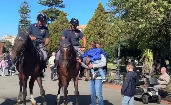 Adrano. Il 28 giugno 2026 domenica alla villa comunale con la Polizia a cavallo