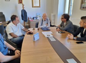 Bronte. Il neo sindaco Gullotta in municipio per incontrare Firrarello