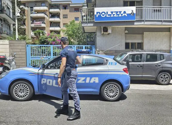 Catania. Proponevano prestiti a tassi agevolati. Truffatori denunciati dalla Polizia di Stato