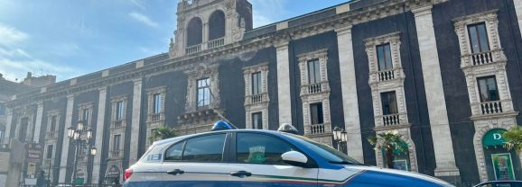 Catania, armato di cocci di vetro in via Etnea molesta i passanti. Fermato e denunciato dalla Polizia di Stato