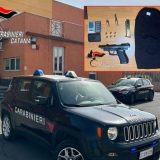 Adrano. Armi, droga e grimaldelli in casa: i Carabinieri arrestano un giovane