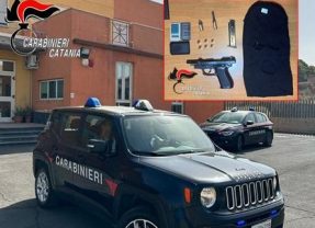 Adrano. Armi, droga e grimaldelli in casa: i Carabinieri arrestano un giovane