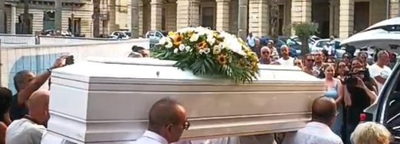 Riposto. Toccante addio a Noemi Impellizzeri