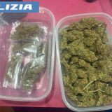 Catania, pusher arrestato dalla Polizia di stato: aveva154 dosi di cocaina e 250 grammi di marijuana.
