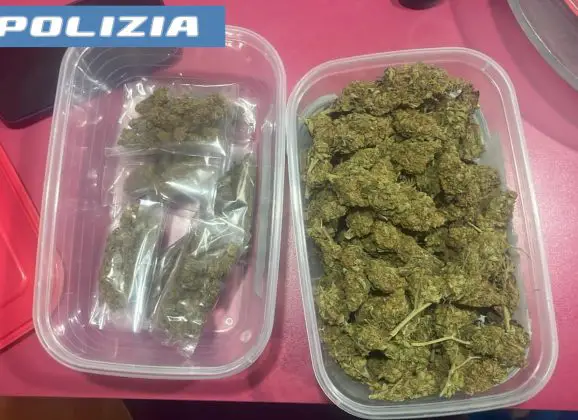 Catania, pusher arrestato dalla Polizia di stato: aveva154 dosi di cocaina e 250 grammi di marijuana.