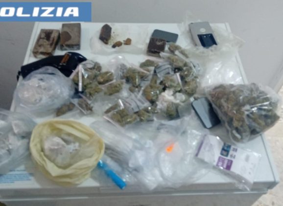 Trovata droga nel frigorifero della loro abitazione: coppia arrestata dalla polizia di stato
