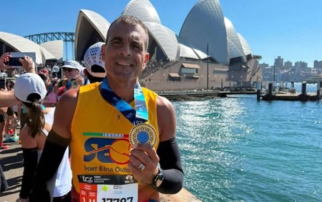 L’atleta biancavillese Giuseppe Motta si distingue anche nella maratona di Sydney