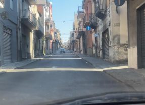 Adrano. Via Vittorio Emanuele. Interventi di ispezione e ripristino dal 1° al 3 ottobre 2026: completamento dell’assestamento prima del collaudo dell’opera