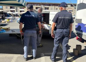 Bronte, controlli contro l’abusivismo commerciale: sequestrati 365 kg di prodotti non tracciati e sanzioni per 18 mila euro