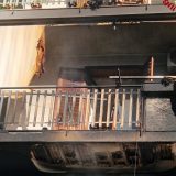 Aci Catena. Intervento dei vigili del fuoco per un incendio in una palazzina. Soccorse due persone