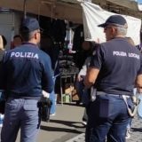Adrano. Controlli della Polizia al mercato. Riscontro positivo: in un anno regolarizzate le posizioni di tanti operatori